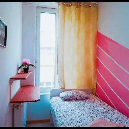 A Private With Share The Bathroom *